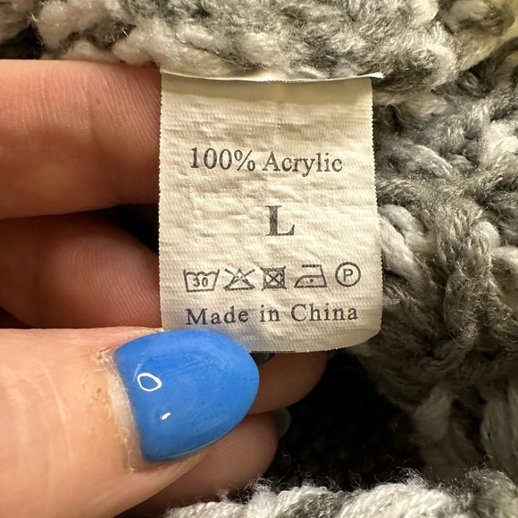 Oversized Sweater - Picture 3 of 5